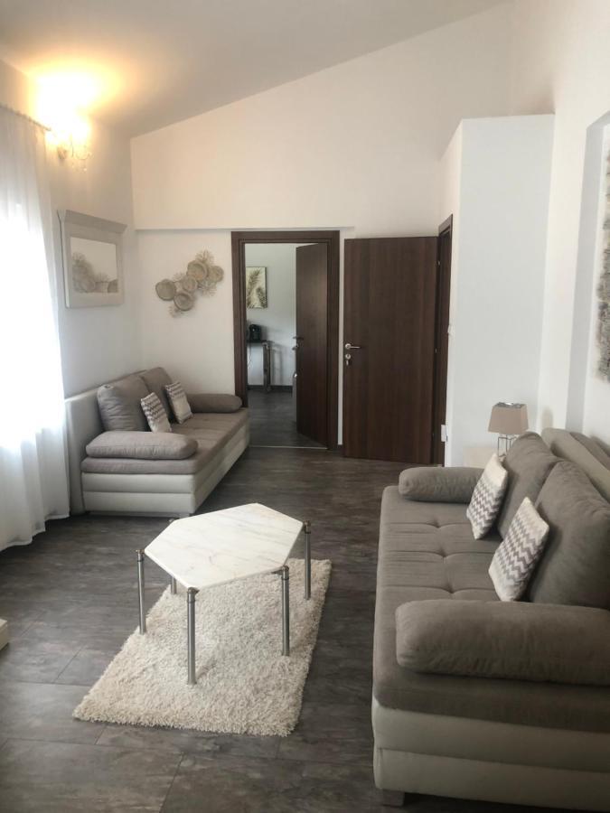 Grey Pearl With Free Ev Ch-Station Apartment Valbandon Exterior photo